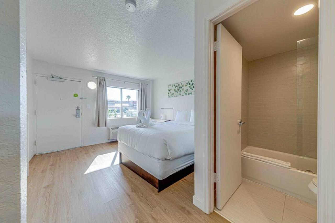 Travel Lodge By Wyndham 10 Min From Disney คิสซิมมี ภายนอก รูปภาพ
